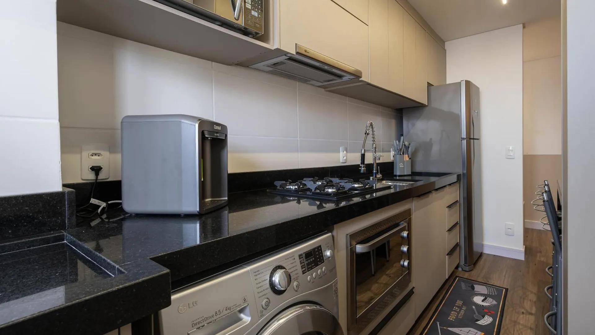Apartamentos Em Bal Picarras 150 M Da Praia Com Sacada Wi Fi, Piscina, Portaria 24H, Playground E Vaga De Garagem